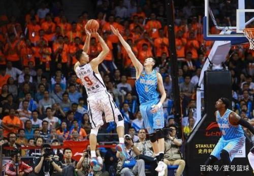 表现抢眼 表现抢眼